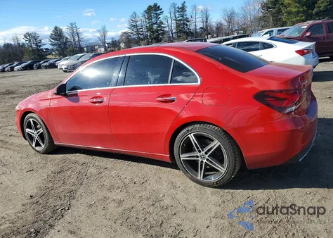 2019 Mercedes-Benz A 220 4Matic z USA, uszkodzony, nr VIN WDD3G4FBXKW015958